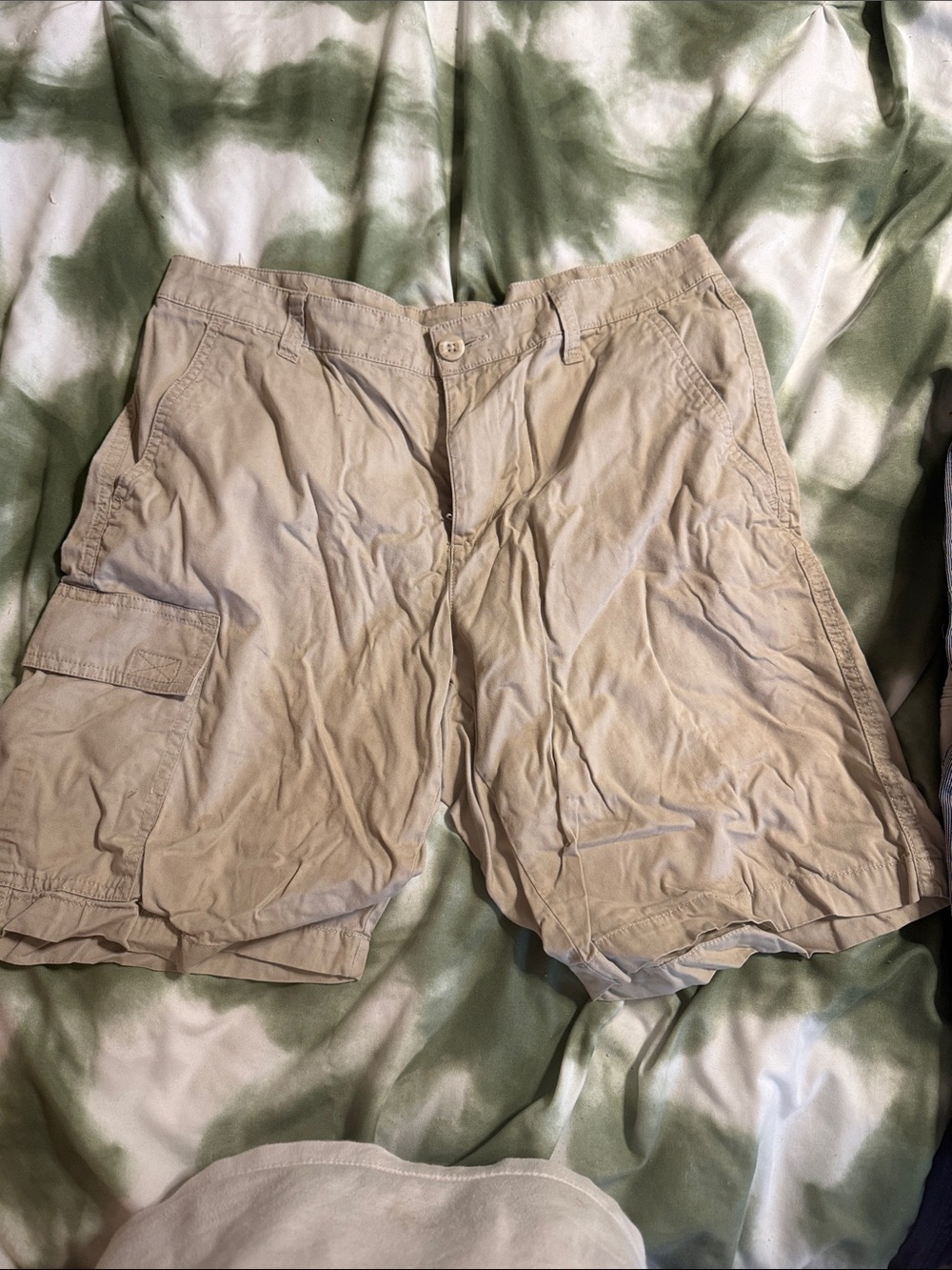 Columbia Men's Beige Cargo Shorts